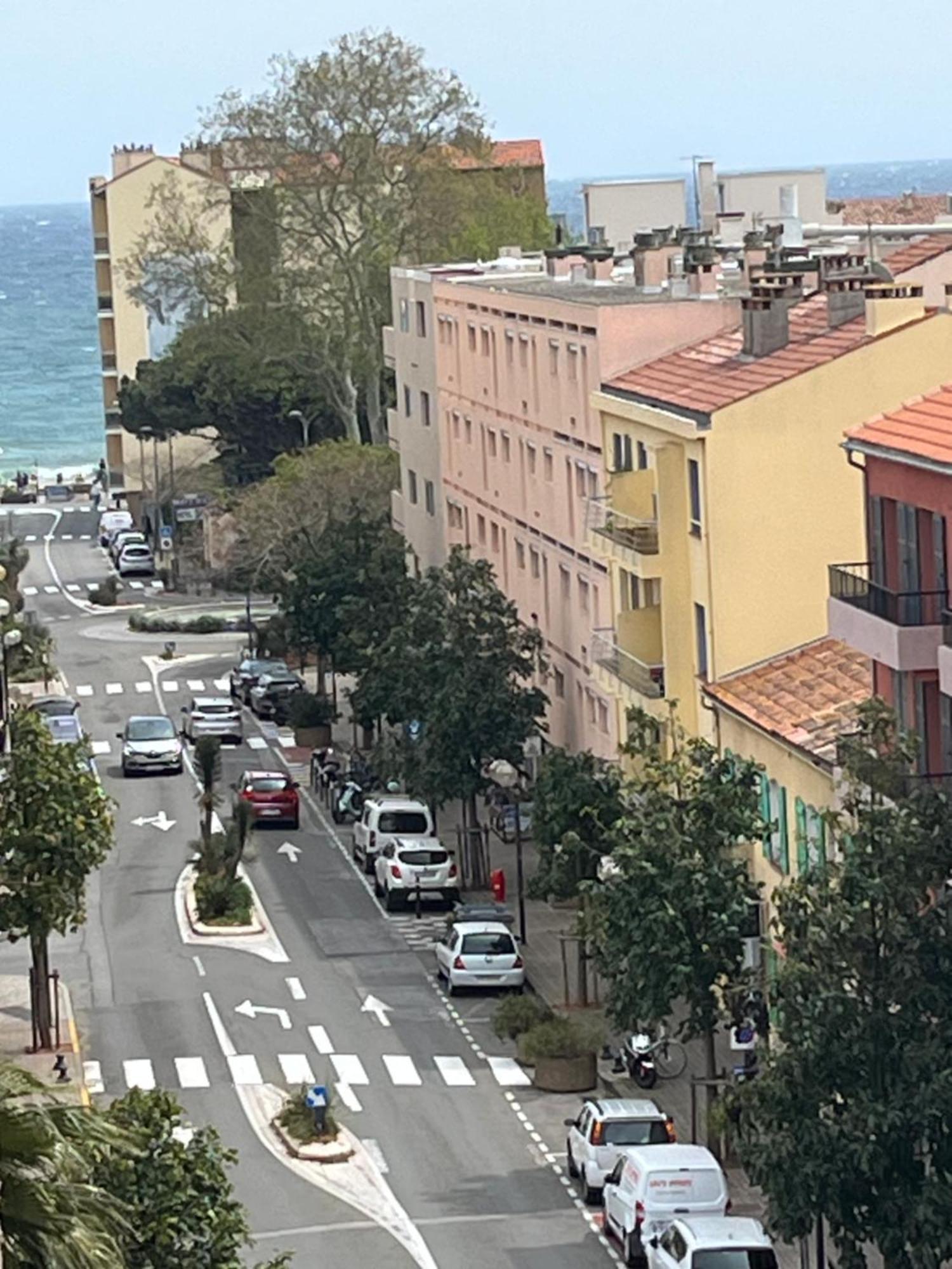 Joli Apartemo O Centro Le Lavandou Esterno foto